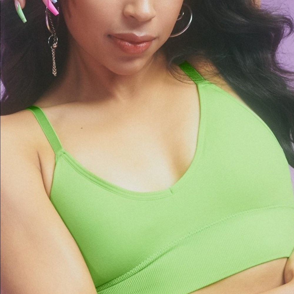 Azalea Seamless Bra Fabletics Liza Koshy Size Small Green Citrus